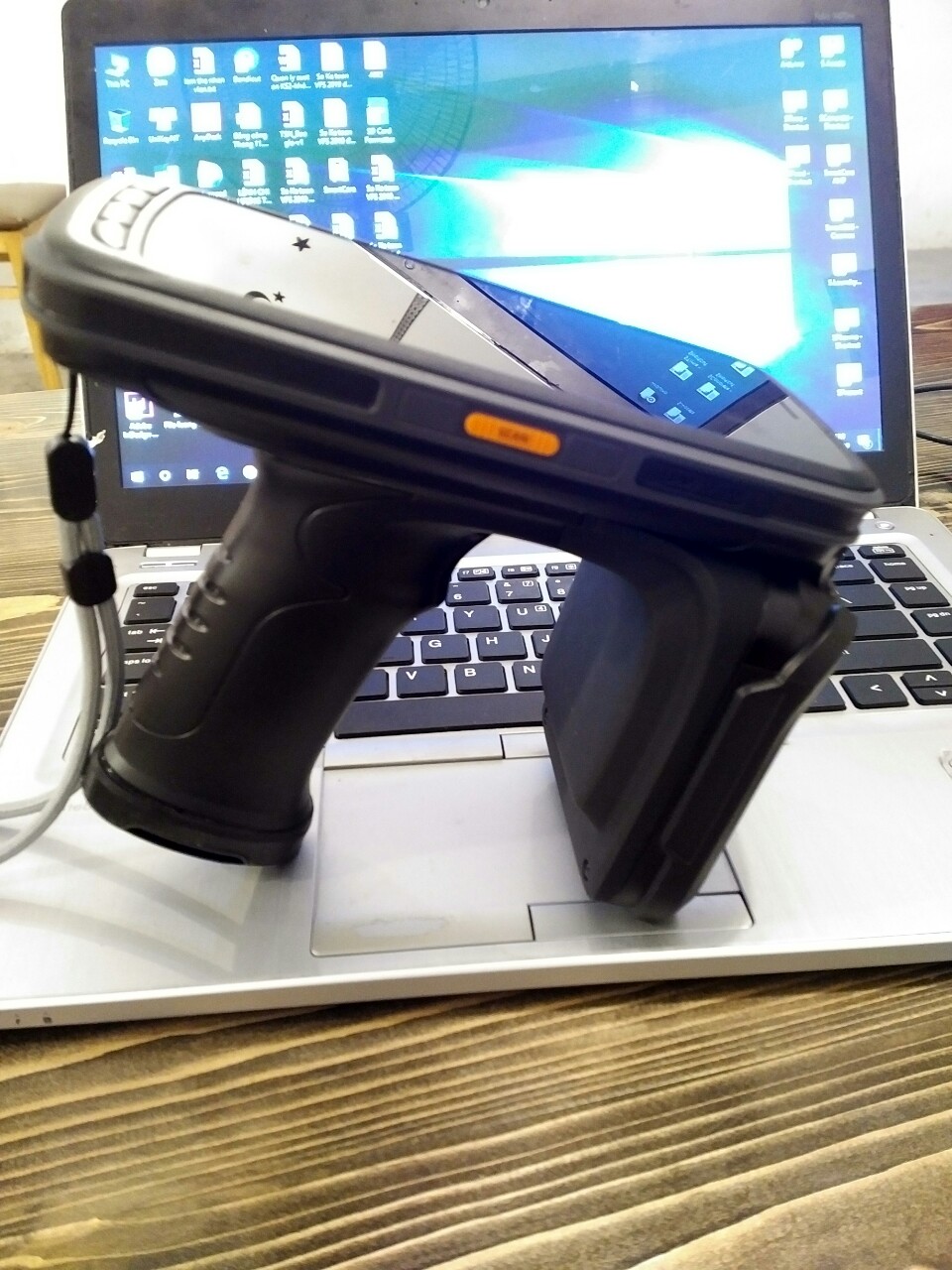 Đầu đọc RFID di động