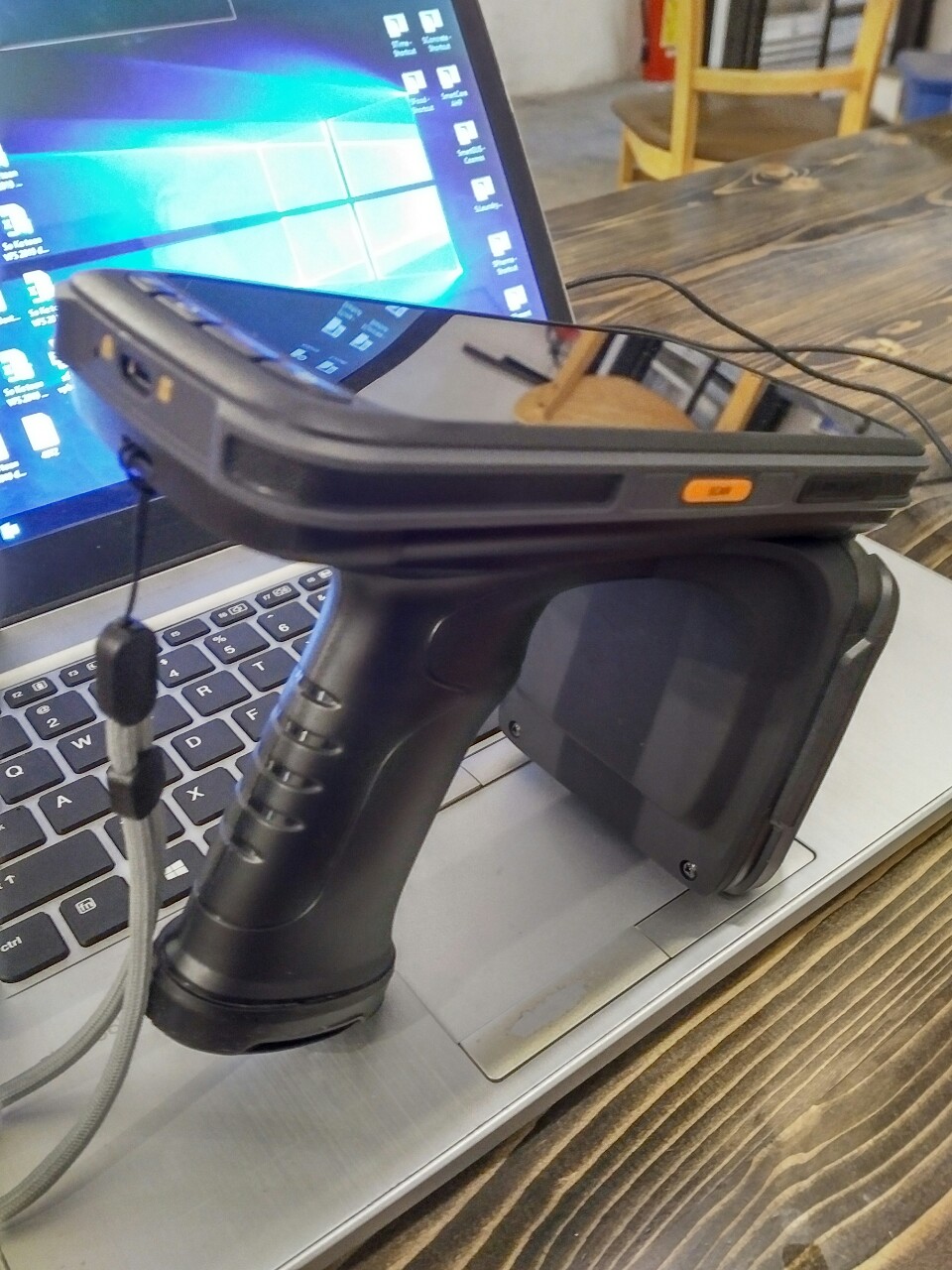C72 Handheld Reader